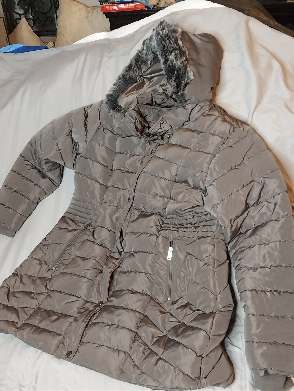 Women's Hooded Puffer Coat with Faux-Fur Trim in Taupe